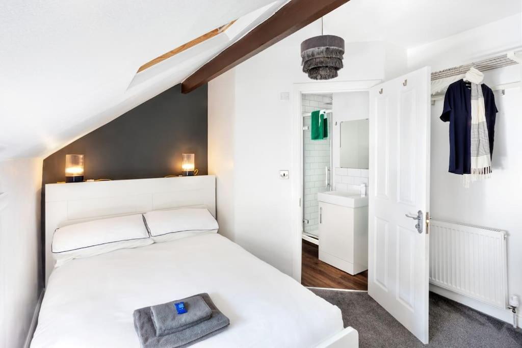 Stunning 4Bed Townhouse By Hic & Trendy Kings Quarter! Villa Harrogate Eksteriør billede