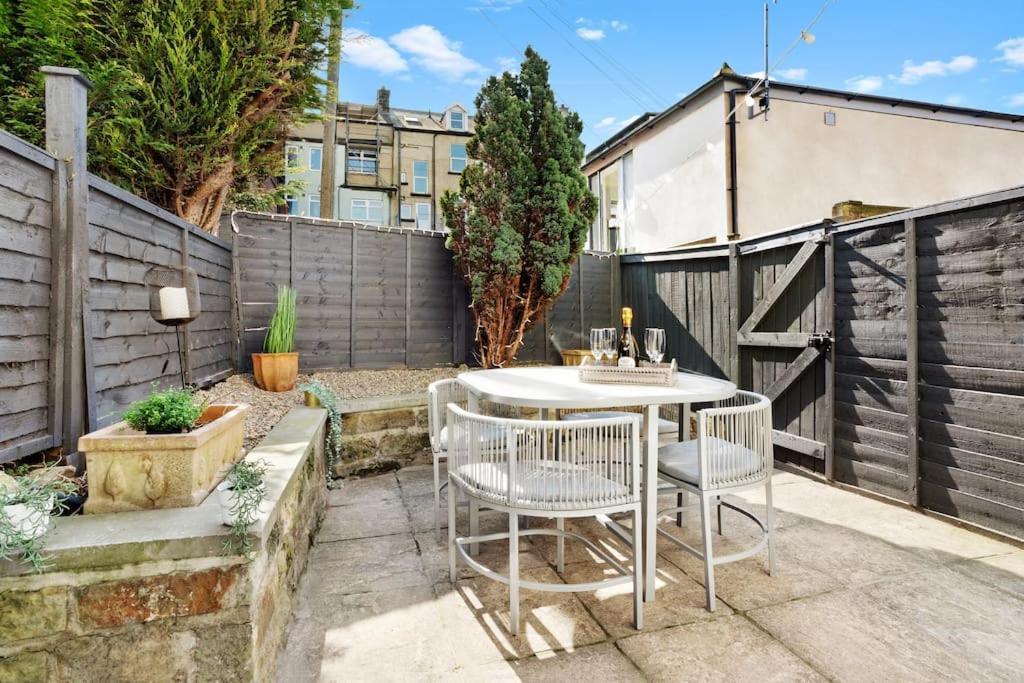 Stunning 4Bed Townhouse By Hic & Trendy Kings Quarter! Villa Harrogate Eksteriør billede