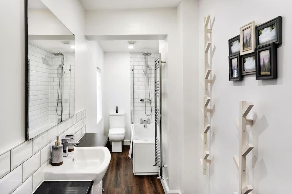 Stunning 4Bed Townhouse By Hic & Trendy Kings Quarter! Villa Harrogate Eksteriør billede